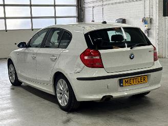 BMW 1-serie 116i 1.6 16V Hatchback 4Dr Benzine 1.597cc 90kW (122pk) RWD picture 3