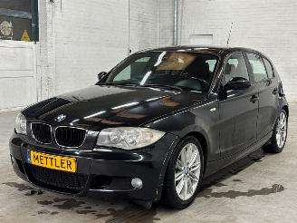 Vaurioauto  passenger cars BMW 1-serie 116i 1.6 16V Hatchback 4Dr Benzine 1.596cc 85kW (116pk) RWD 2006/9
