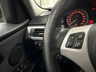 BMW 3-serie 318i picture 16