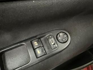 Peugeot 207 1.4 Hatchback  Benzine 1.360cc 54kW (73pk) FWD picture 12
