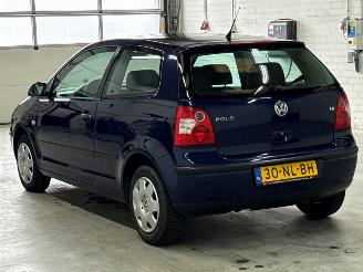 Volkswagen Polo 1.4 16V Hatchback  Benzine 1.390cc 55kW (75pk) FWD picture 3