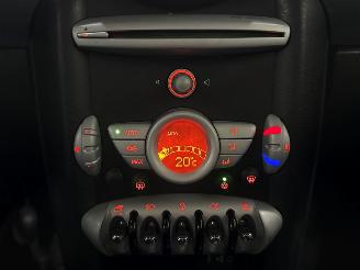 Mini Clubman 1.6 Cooper D Combi/o  Diesel 1.560cc 80kW (109pk) FWD picture 18