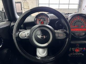 Mini Clubman 1.6 Cooper D Combi/o  Diesel 1.560cc 80kW (109pk) FWD picture 13