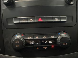 Mercedes Vito 2.2 116 CDI 16V Bus  Diesel 2.143cc 120kW (163pk) RWD picture 20