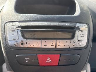 Toyota Aygo 1.0 12V VVT-i Hatchback  Benzine 998cc 50kW (68pk) FWD picture 15