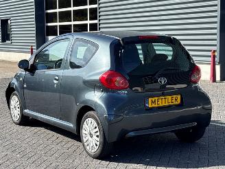 Toyota Aygo 1.0 12V VVT-i Hatchback  Benzine 998cc 50kW (68pk) FWD picture 3