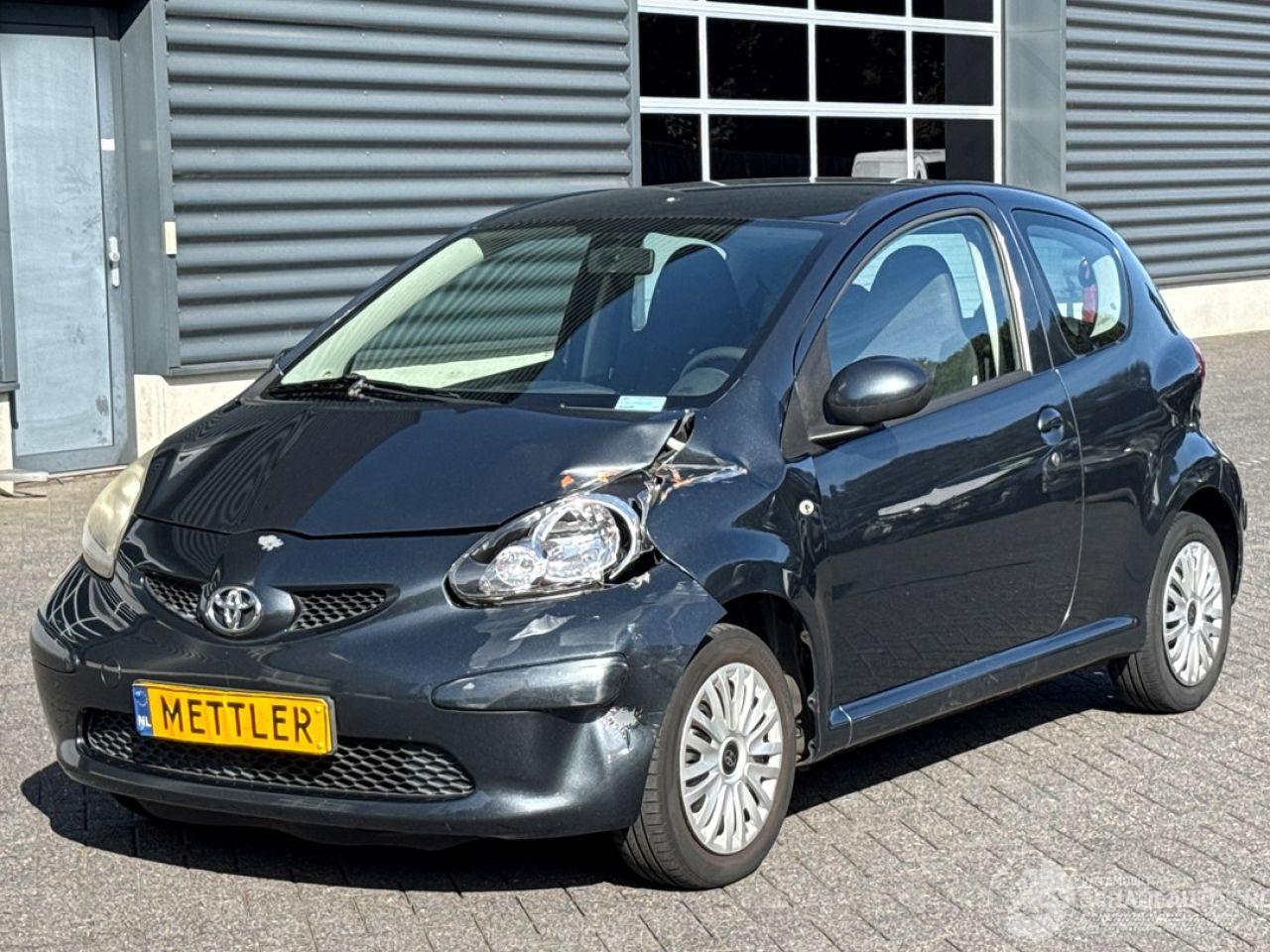 Toyota Aygo 1.0 12V VVT-i Hatchback  Benzine 998cc 50kW (68pk) FWD