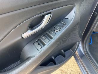 Hyundai I-30 1.4 T-GDI 16V Hatchback  Benzine 1.353cc 103kW (140pk) FWD picture 12