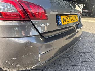 Peugeot 308 1.2 12V e-THP PureTech 130 picture 10