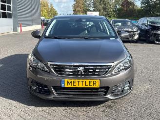 Peugeot 308 1.2 12V e-THP PureTech 130 picture 9