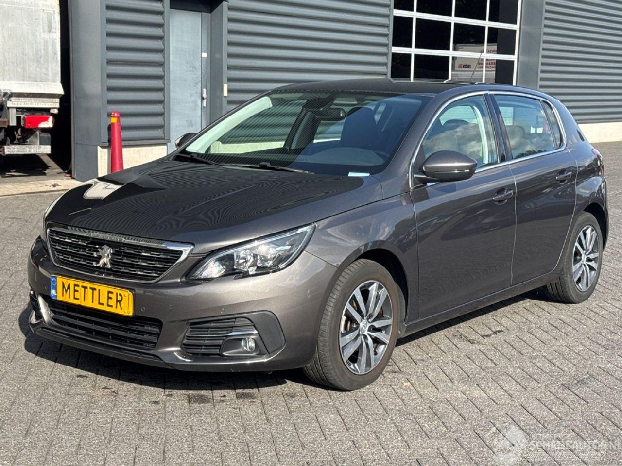Peugeot 308 1.2 12V e-THP PureTech 130