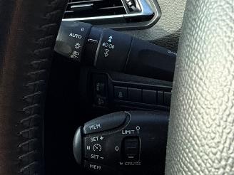 Peugeot 308 1.2 12V VTi PureTech 82 Hatchback 4Dr Benzine 1.199cc 60kW (82pk) FWD picture 22