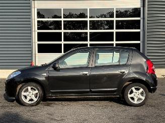Dacia Sandero 1.2 16V Hatchback  Benzine 1.149cc 55kW (75pk) FWD picture 2
