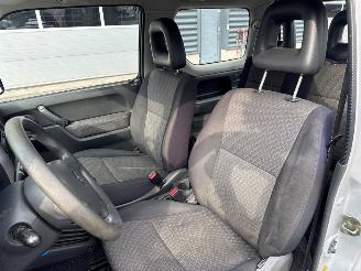 Suzuki Jimny 1.3i 16V VVT 4x4 Metal Top Jeep/SUV  Benzine 1.328cc 63kW (86pk) 4x4 picture 13