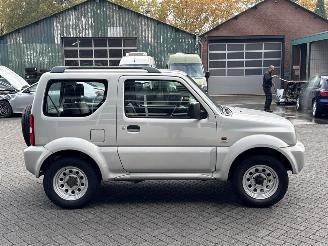 Suzuki Jimny 1.3i 16V VVT 4x4 Metal Top Jeep/SUV  Benzine 1.328cc 63kW (86pk) 4x4 picture 6