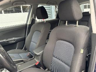 Mazda 3 1.6i 16V Hatchback  Benzine 1.598cc 77kW (105pk) FWD picture 13