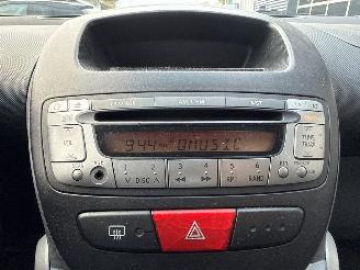Toyota Aygo 1.0 12V VVT-i Hatchback  Benzine 998cc 50kW (68pk) FWD picture 14