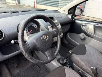 Toyota Aygo 1.0 12V VVT-i Hatchback  Benzine 998cc 50kW (68pk) FWD picture 11