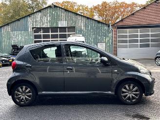 Toyota Aygo 1.0 12V VVT-i Hatchback  Benzine 998cc 50kW (68pk) FWD picture 6