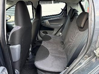 Toyota Aygo 1.0 12V VVT-i Hatchback  Benzine 998cc 50kW (68pk) FWD picture 10