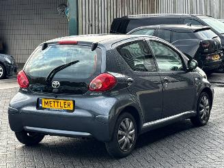 Toyota Aygo 1.0 12V VVT-i Hatchback  Benzine 998cc 50kW (68pk) FWD picture 5