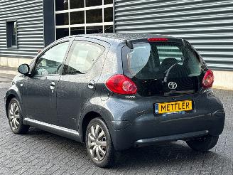 Toyota Aygo 1.0 12V VVT-i Hatchback  Benzine 998cc 50kW (68pk) FWD picture 3