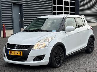 Damaged car Suzuki Swift 1.2 16V Hatchback  Benzine 1.242cc 69kW (94pk) FWD 2012/4