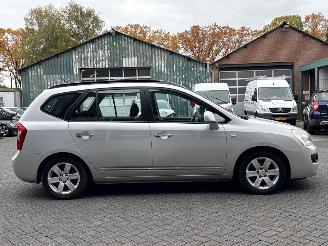 Kia Carens 2.0i CVVT 16V MPV  Benzine 1.998cc 106kW (144pk) FWD picture 6