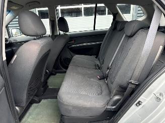 Kia Carens 2.0i CVVT 16V MPV  Benzine 1.998cc 106kW (144pk) FWD picture 11