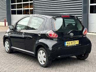 Toyota Aygo 1.0 12V VVT-i Hatchback  Benzine 998cc 50kW (68pk) FWD picture 3