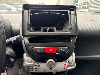 Toyota Aygo 1.0 12V VVT-i Hatchback  Benzine 998cc 50kW (68pk) FWD picture 14