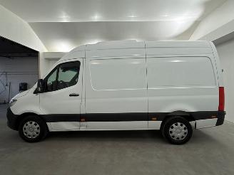Mercedes Sprinter 514 CDI 2.1 D RWD Bestel  Diesel 2.143cc 105kW (143pk) RWD Koelwagen picture 2