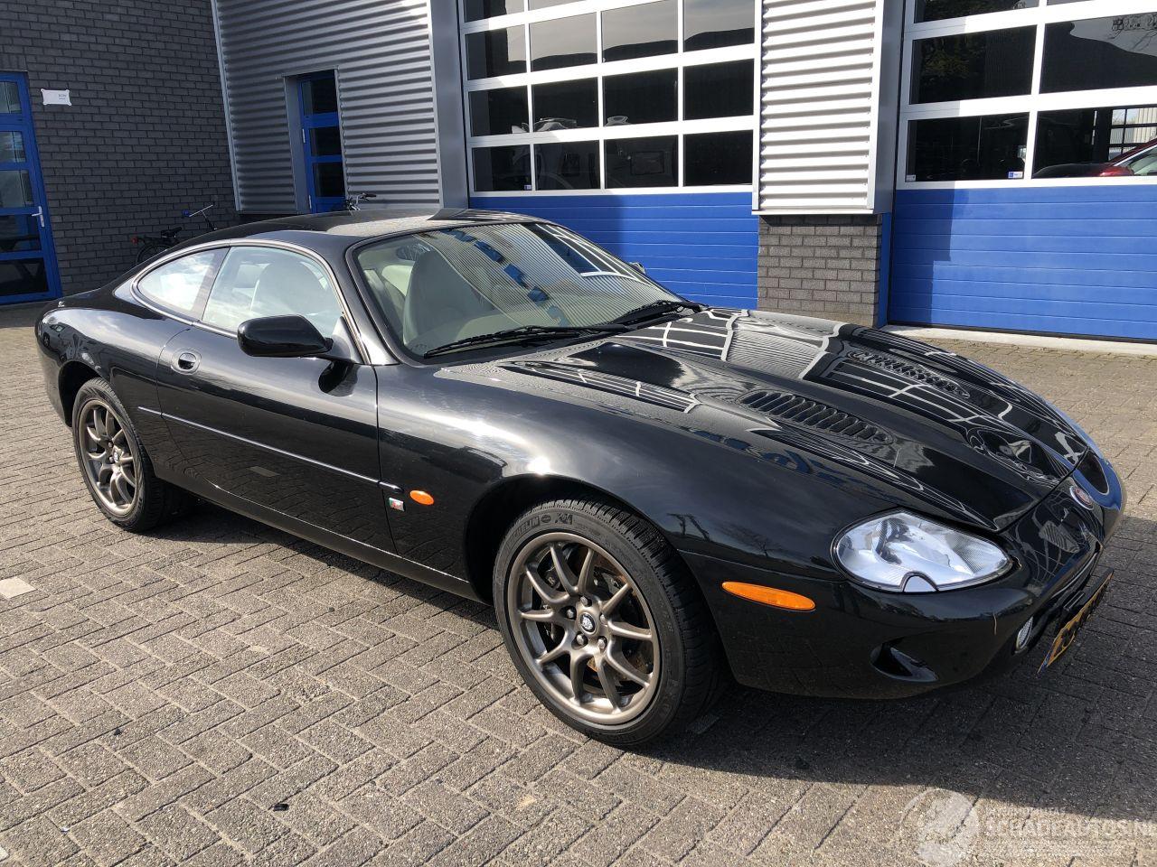 Jaguar Xkr 4.0 V8  COUPE