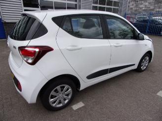 Hyundai I-10 1.0i COMFORT picture 4