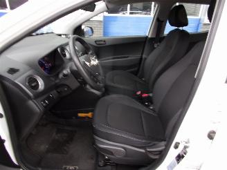 Hyundai I-10 1.0i COMFORT picture 11