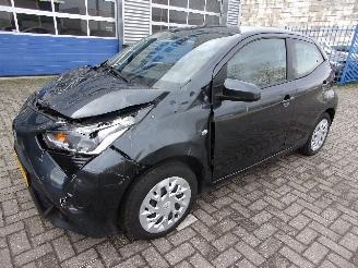 škoda osobní automobily Toyota Aygo 1.0 VVT-I  AUTOMAAT X-PLAY 2018/6