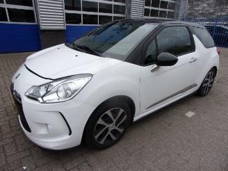 uszkodzony samochody osobowe Citroën DS3 1.2 VTI CHIC 2013/1