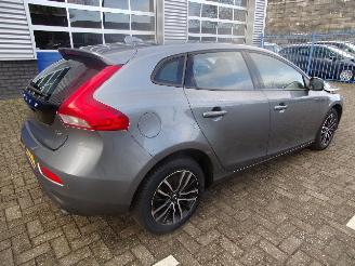 Volvo V-40 1.5 T3 AUTOMAAT  R-DESIGN picture 4