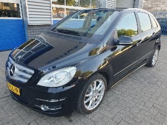 damaged passenger cars Mercedes B-klasse 180 Automaat 2009/10