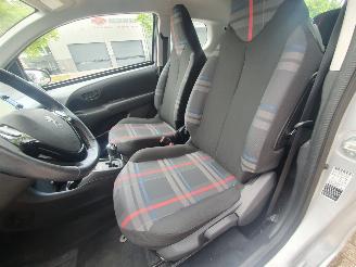 Peugeot 108 1.0 AUTOMAAT picture 14