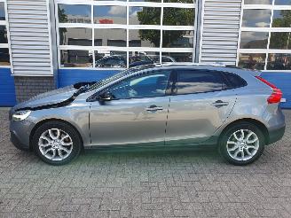 Volvo V-40 Cross Country 1.5 T3 Kinetic Automaat picture 2