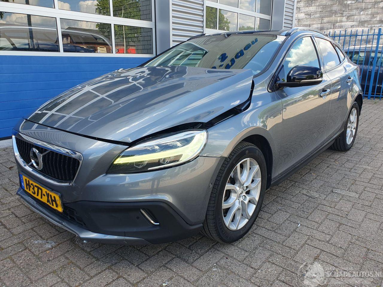 Volvo V-40 Cross Country 1.5 T3 Kinetic Automaat