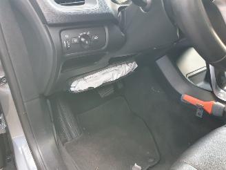 Volvo V-40 Cross Country 1.5 T3 Kinetic Automaat picture 15