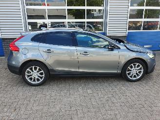 Volvo V-40 Cross Country 1.5 T3 Kinetic Automaat picture 6