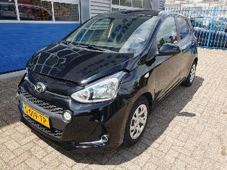 Unfallwagen Hyundai I-10 1.0i Comfort 2019/12
