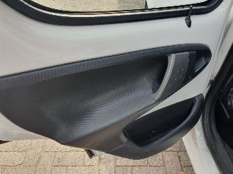 Peugeot 107 1.0 Active picture 21