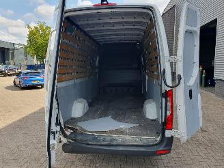 Mercedes Sprinter 317 1.9 CDI L2H2 RWD picture 32