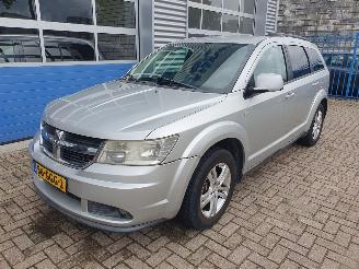 Damaged car Dodge Journey 2.4 SXT 7 persoons 2008/6