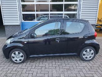 Toyota Aygo 1.0-12V picture 2