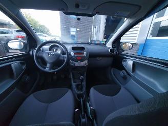 Toyota Aygo 1.0-12V picture 10